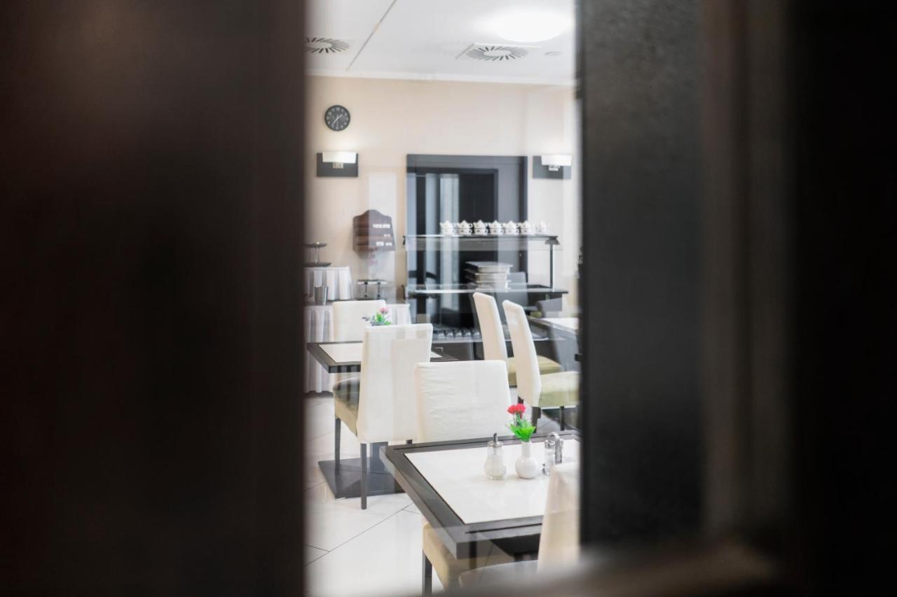 Hotel Astory Plzen Exterior photo