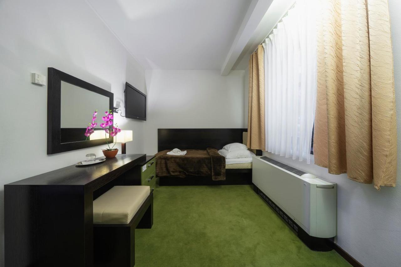 Hotel Astory Plzen Exterior photo