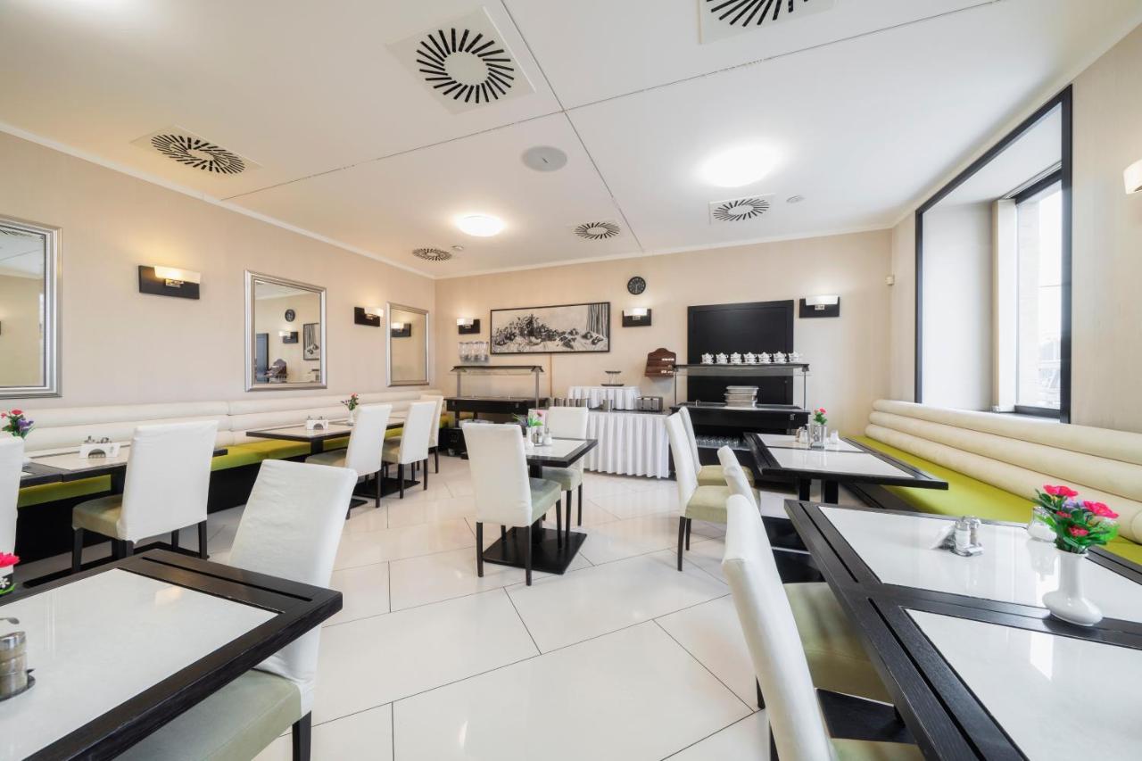 Hotel Astory Plzen Exterior photo